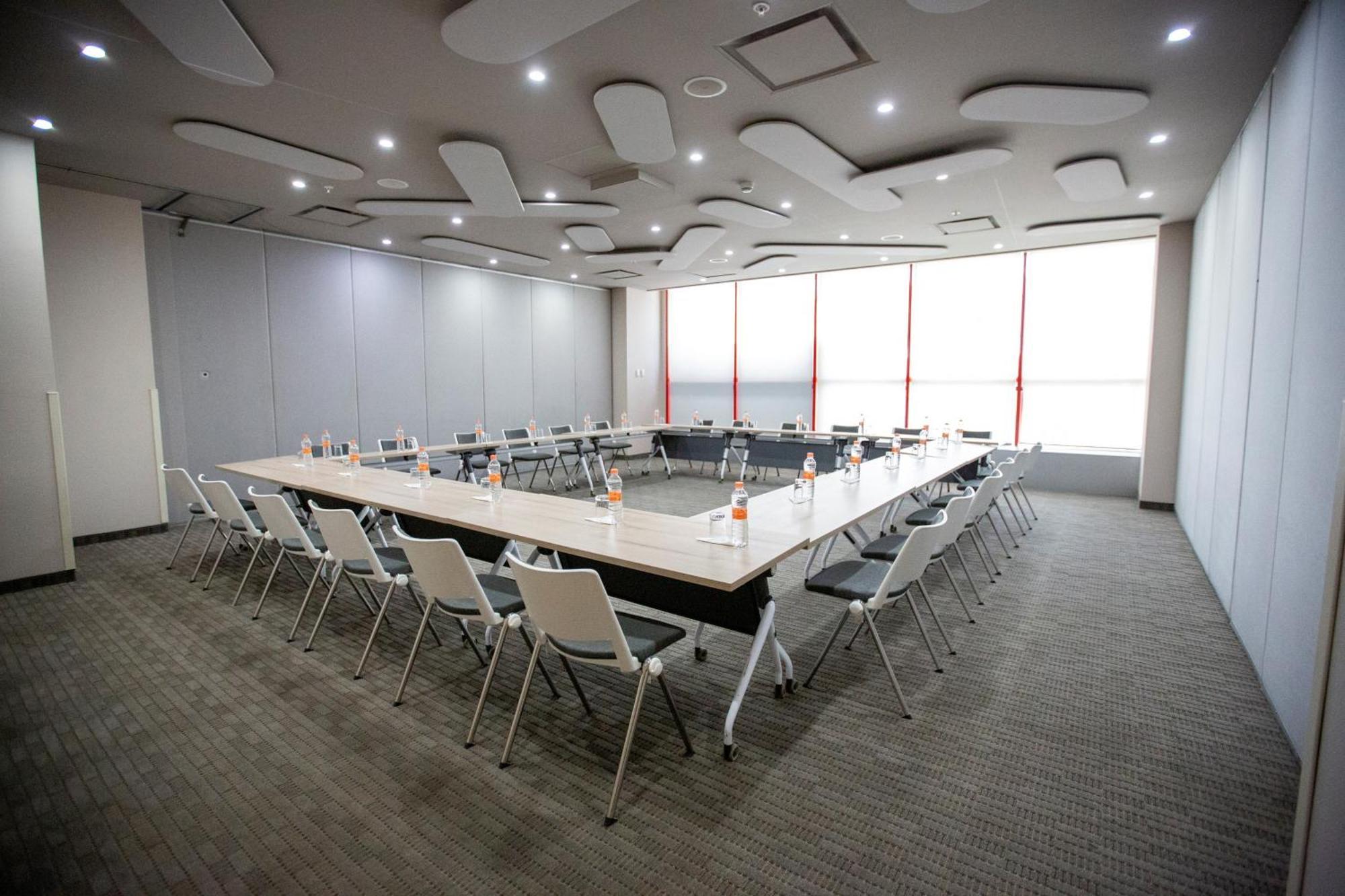 Metria Hotel Леон Екстериор снимка Meeting room