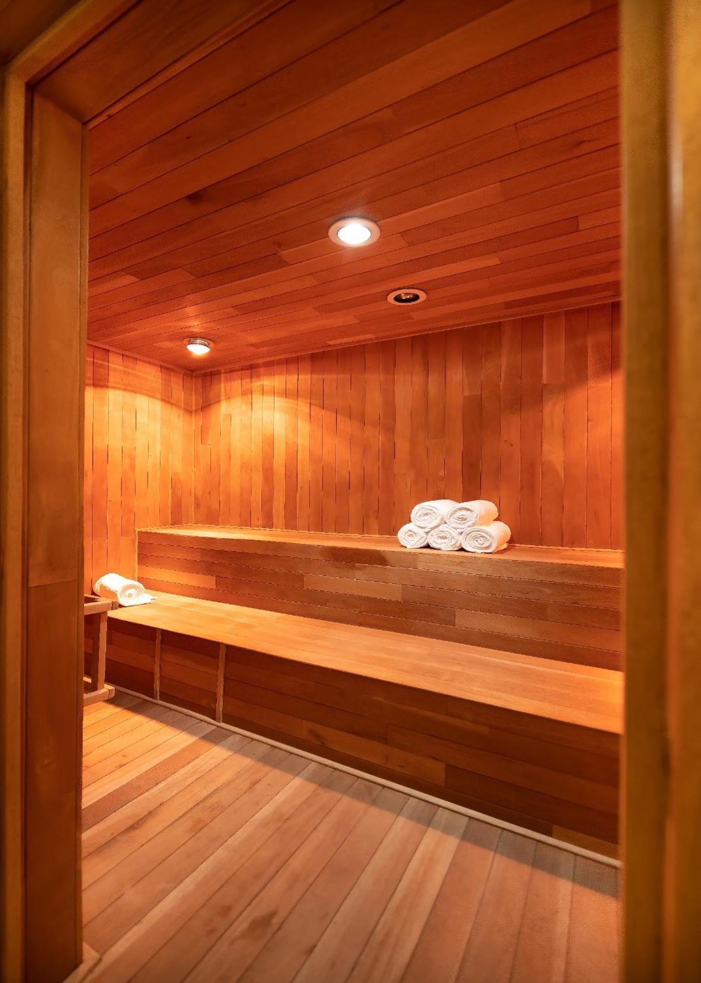 Metria Hotel Леон Екстериор снимка A modern Finnish sauna