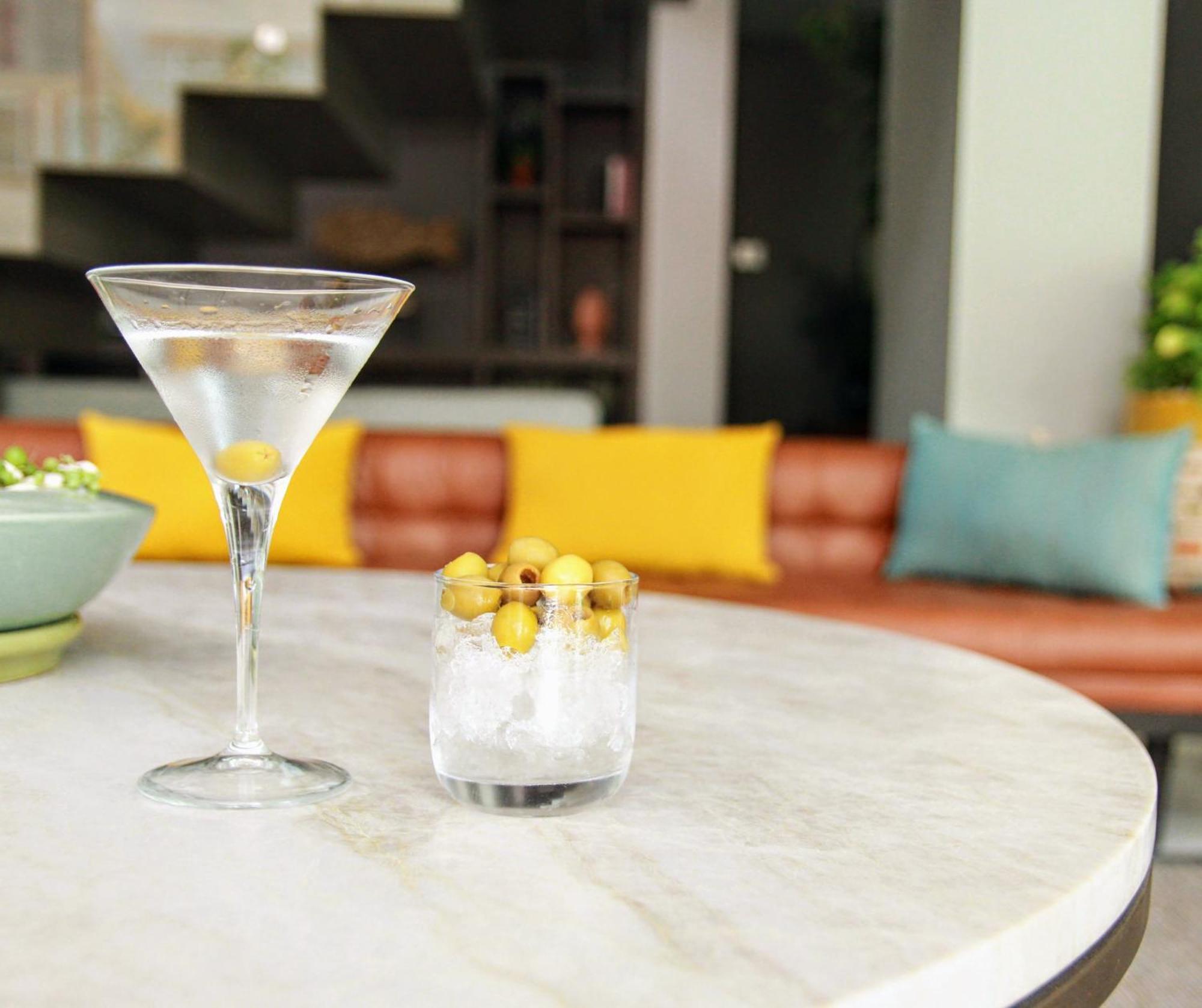 Metria Hotel Леон Екстериор снимка A martini